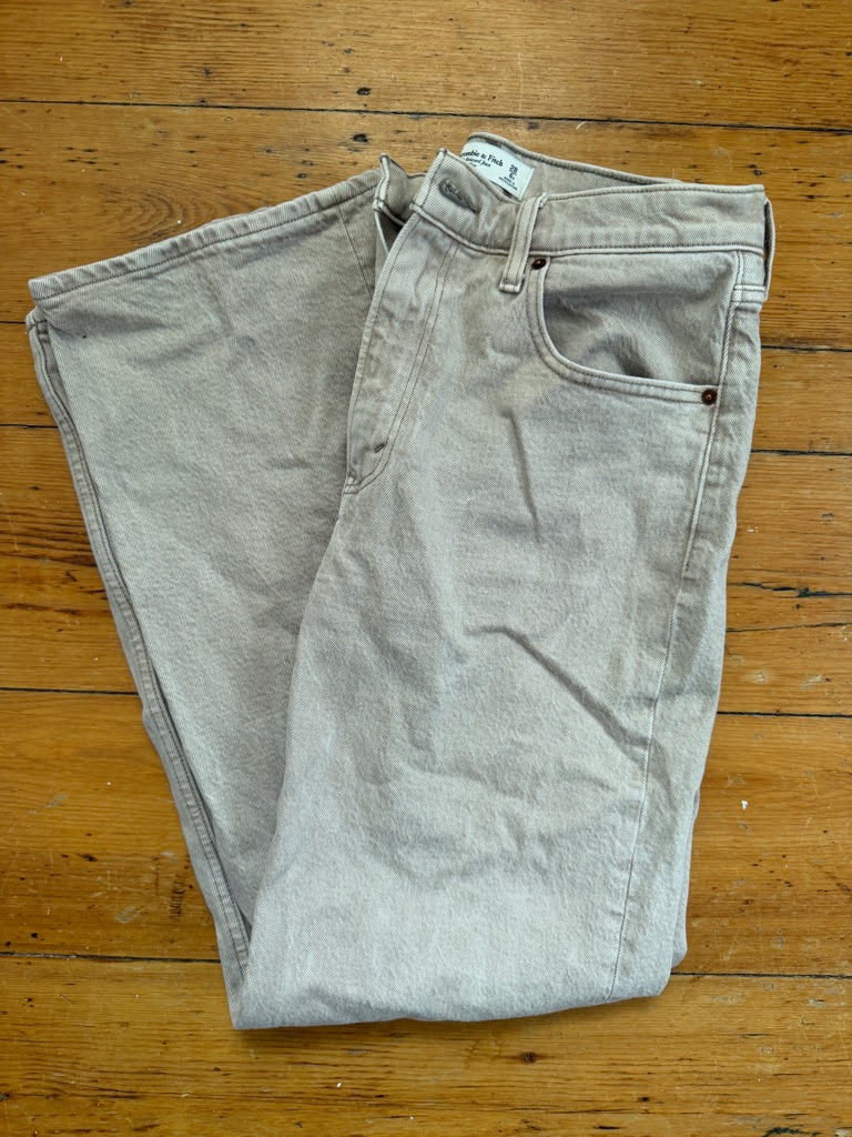Women’s Straight-Leg Abercrombie Jeans In Beige